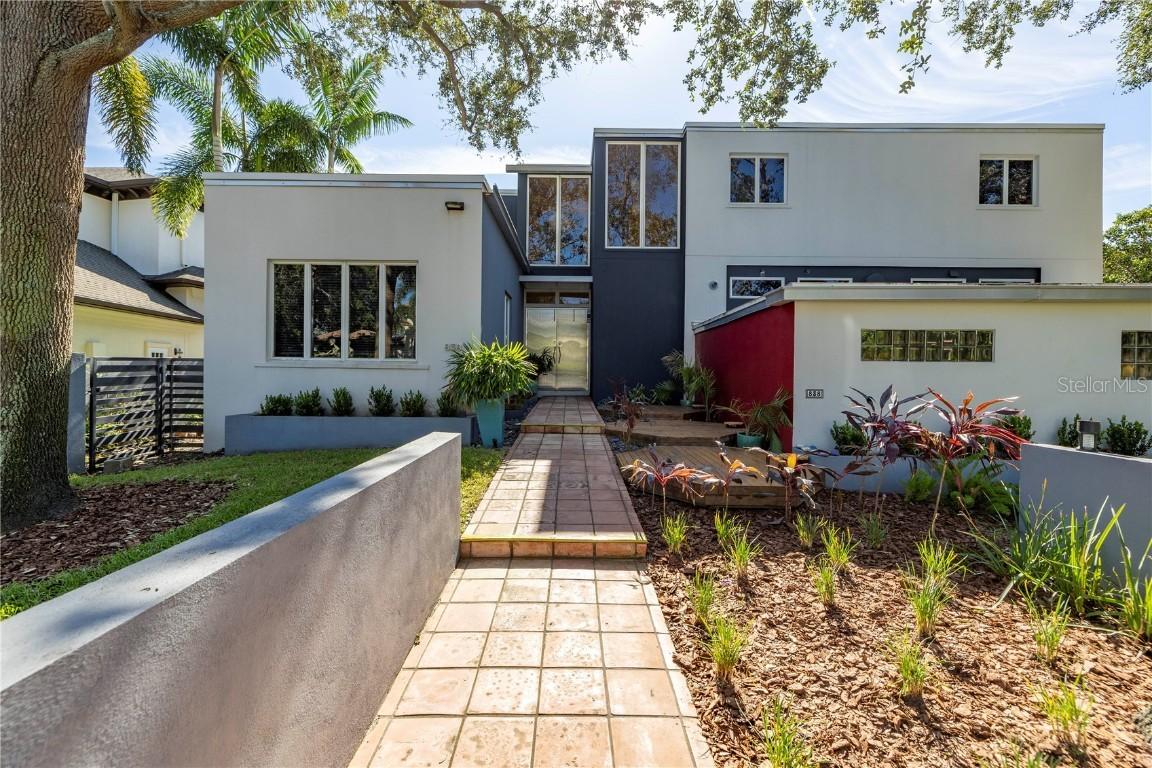 838 Monterey Blvd., St Petersburg, FL 33704