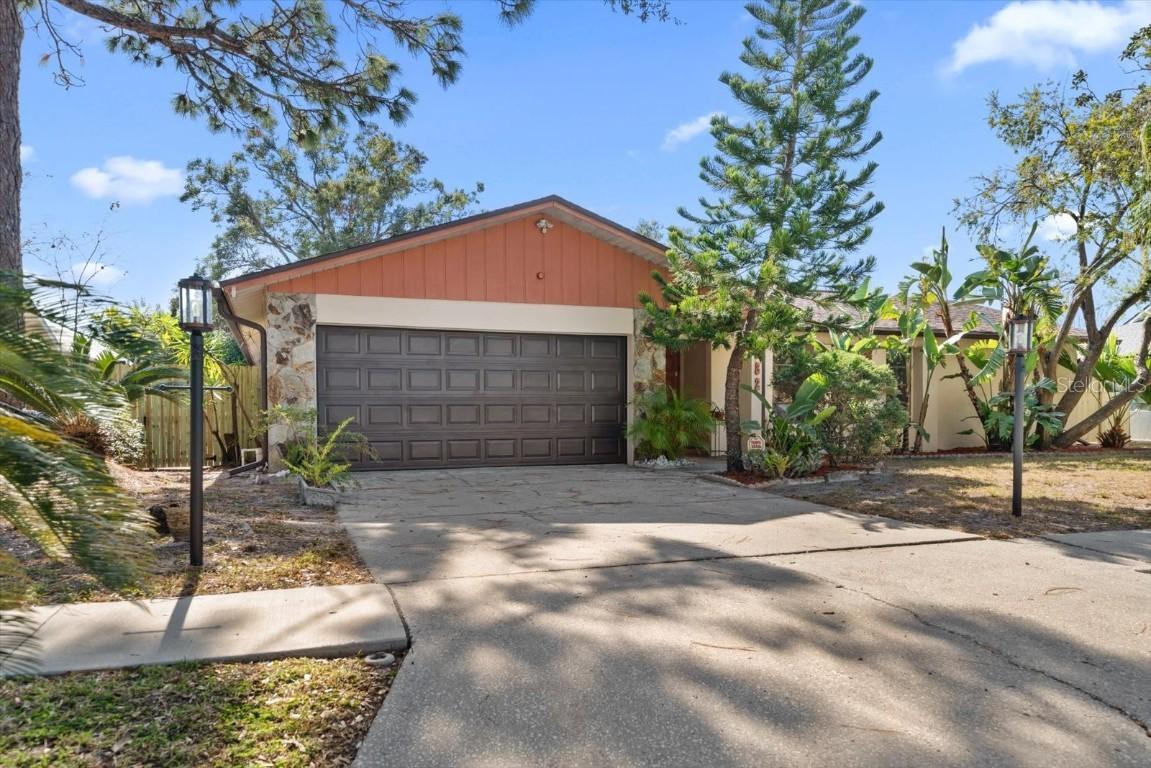 9582 103rd Ave., Seminole, FL 33777