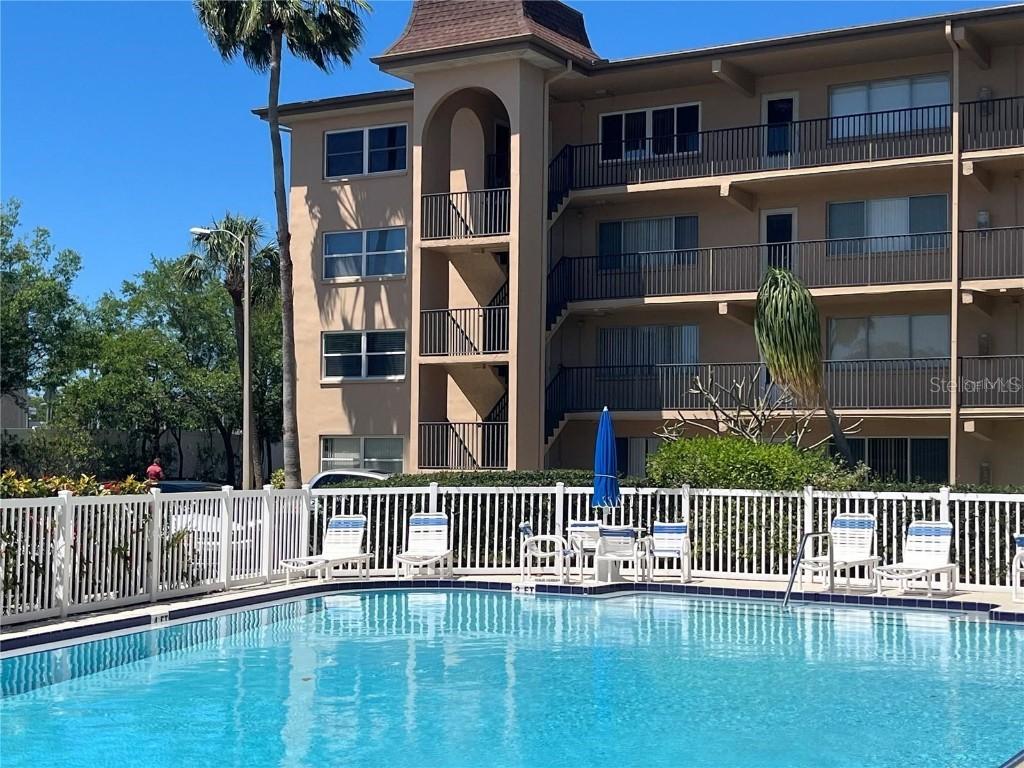 2525 W Bay Dr. #E23, Belleair Bluffs, FL 33770
