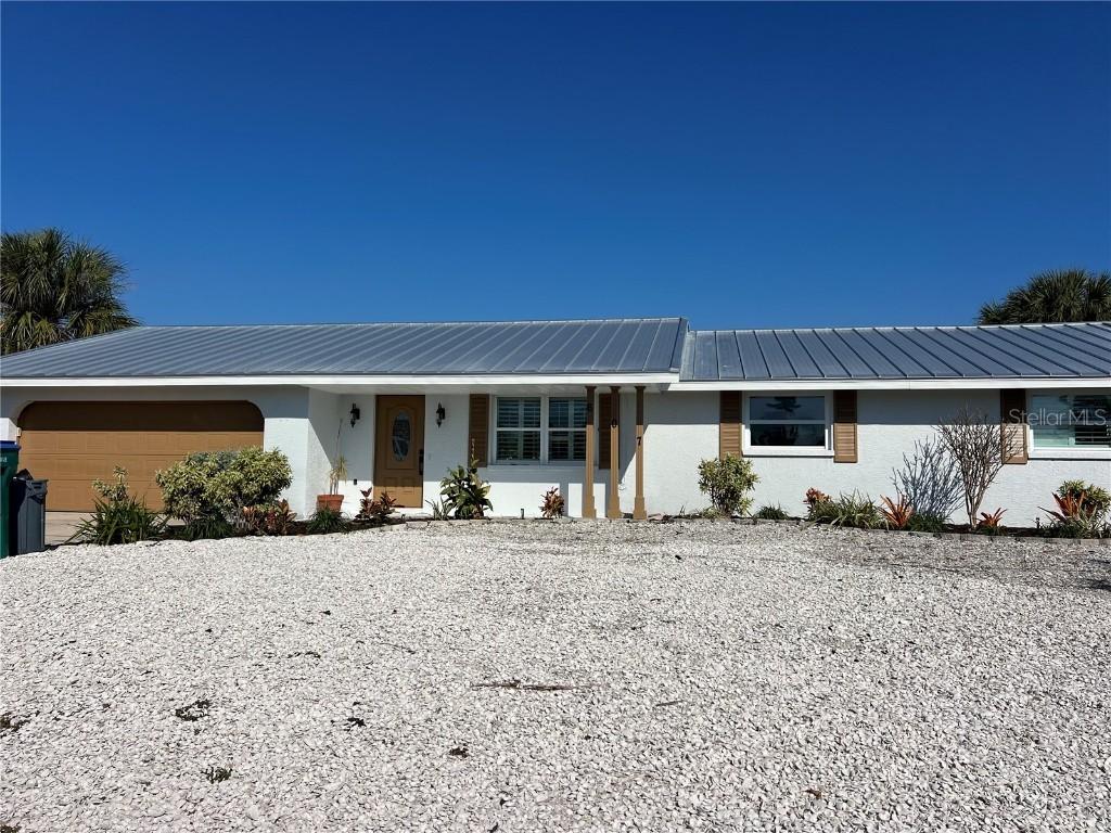 607 Emerald Ln., Holmes Beach, FL 34217