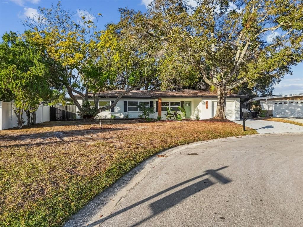 1530 Erin Ln., Clearwater, FL 33755