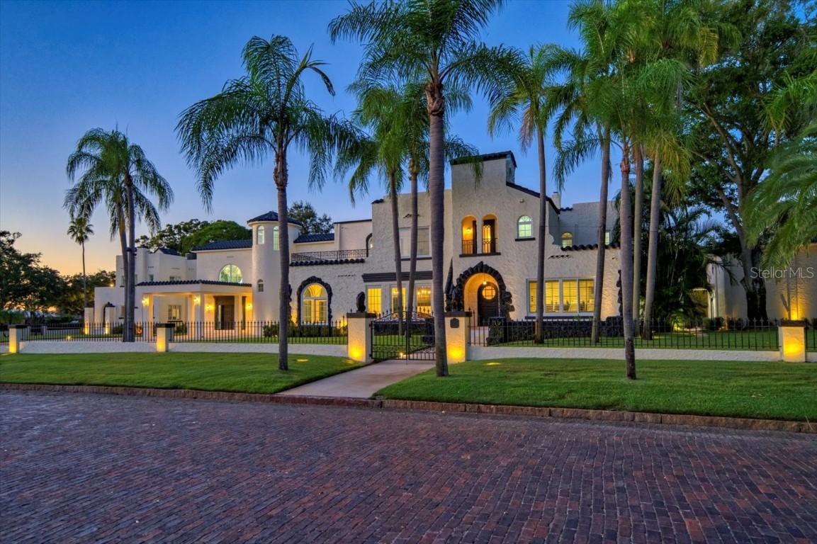 320 Park St., St Petersburg, FL 33707