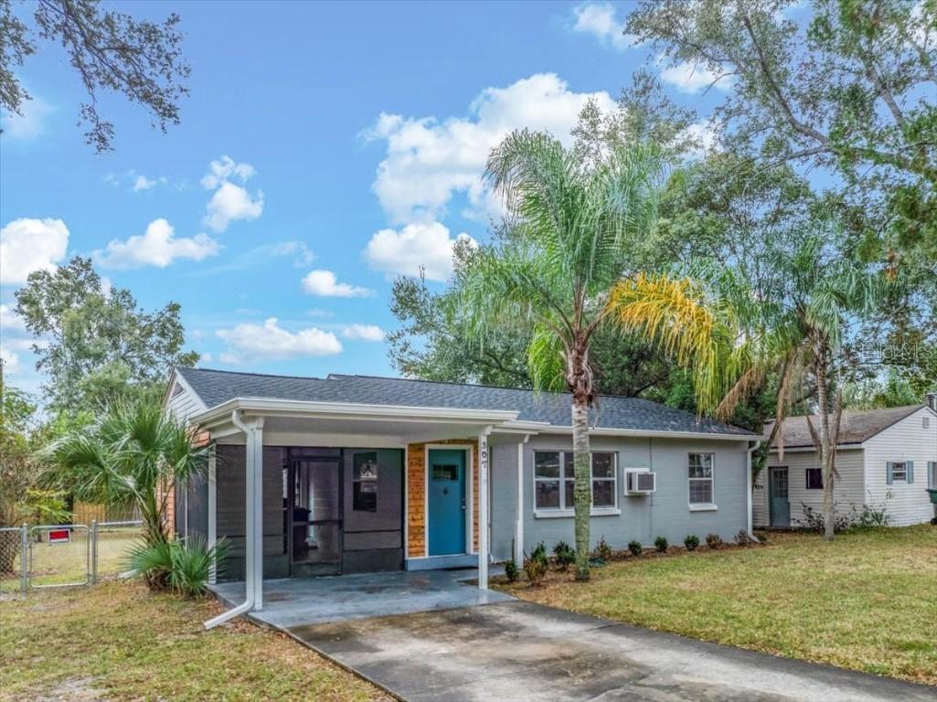 307 Carleton St., Lakeland, FL 33803