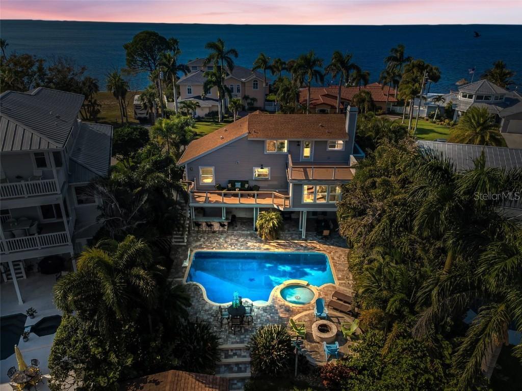 110 Carlyle Cir., Palm Harbor, FL 34683