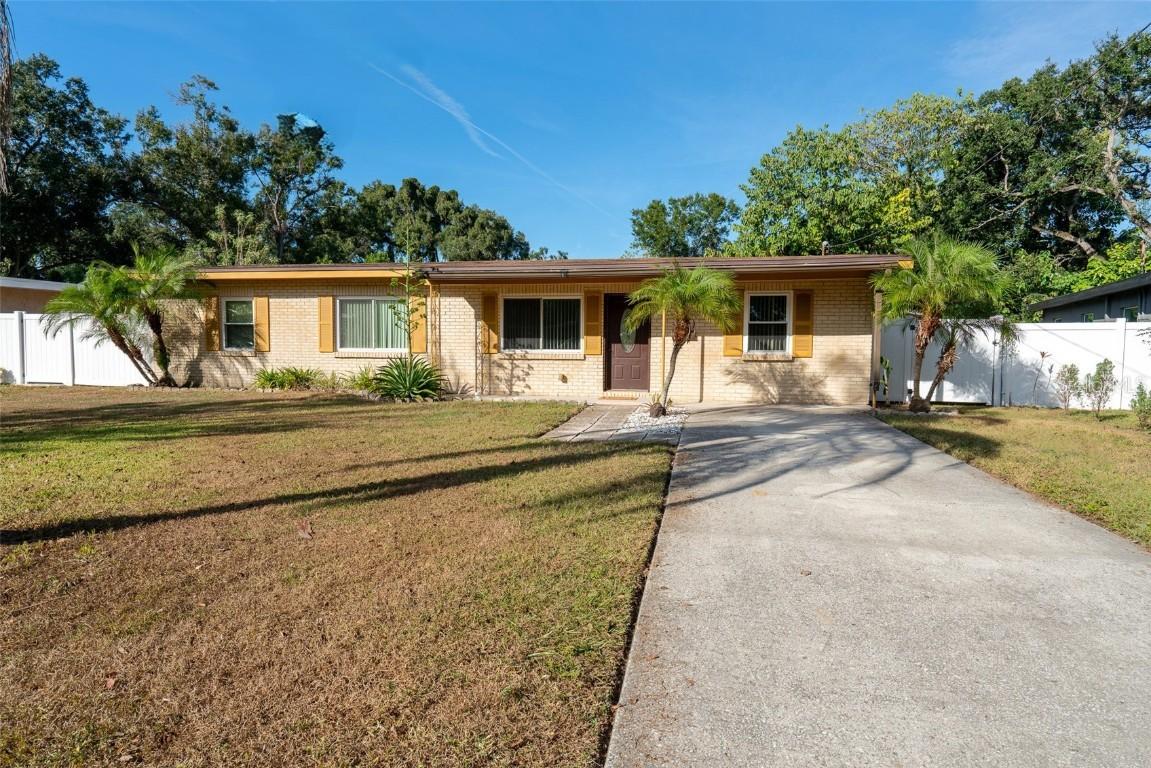 120 Ruby Cir., Brandon, FL 33510