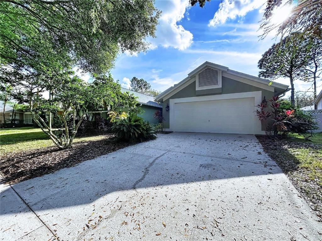 17307 Lockwood Ridge Dr., Tampa, FL 33647