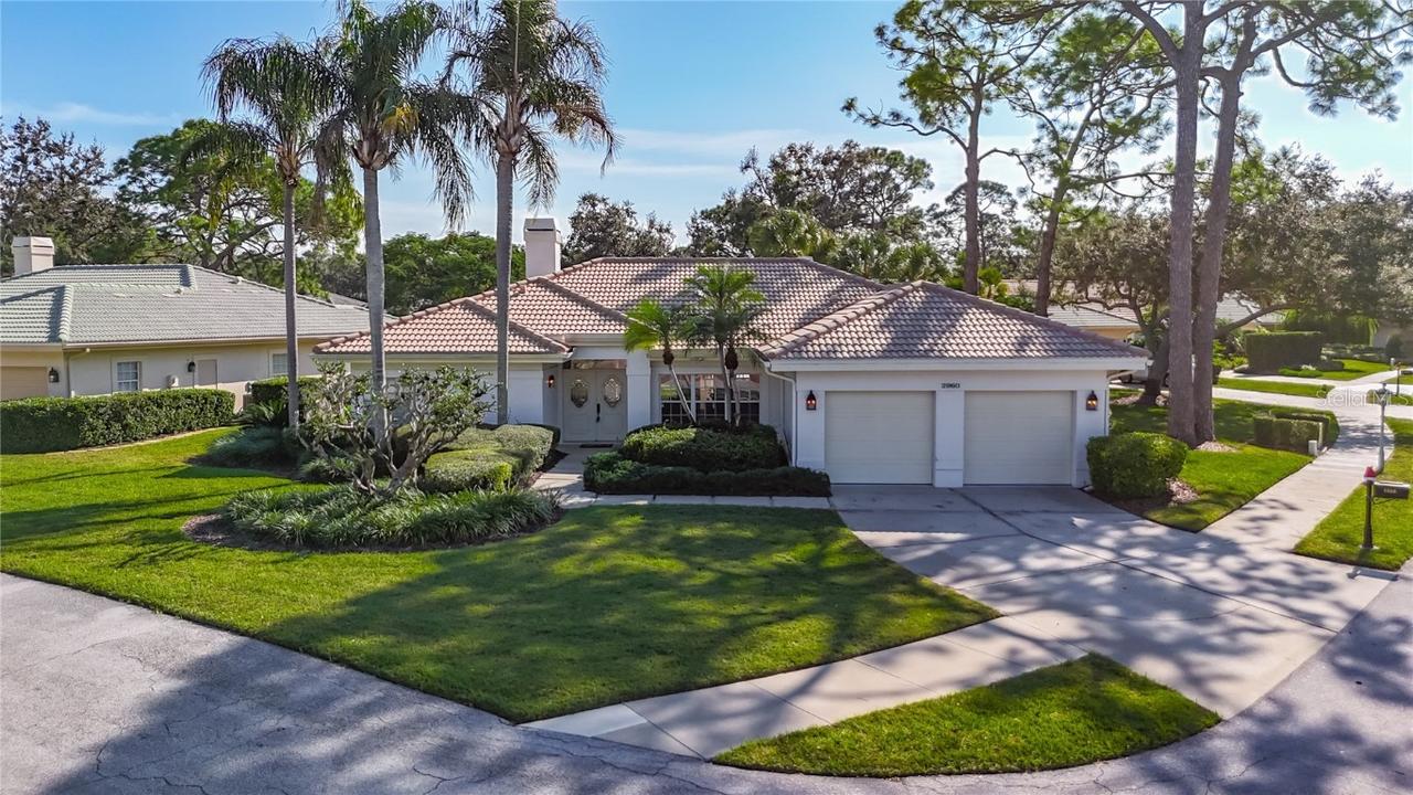 2960 Sandringham Pl., Sarasota, FL 34235