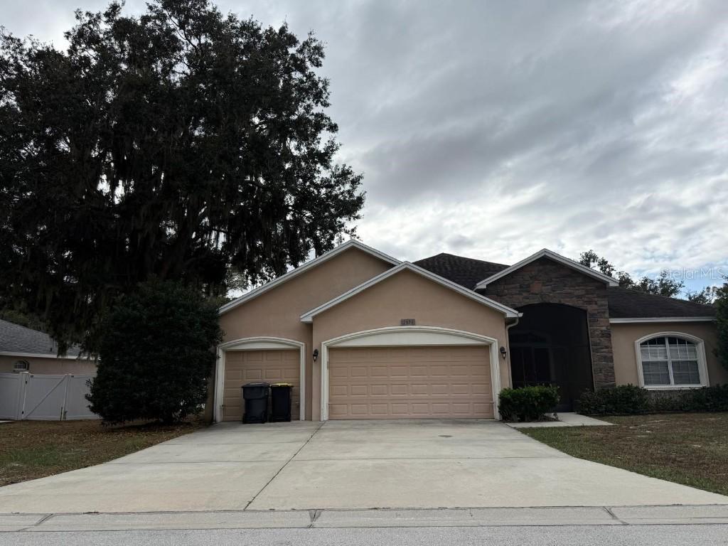 2974 Blackwater Oaks Dr., Mulberry, FL 33860
