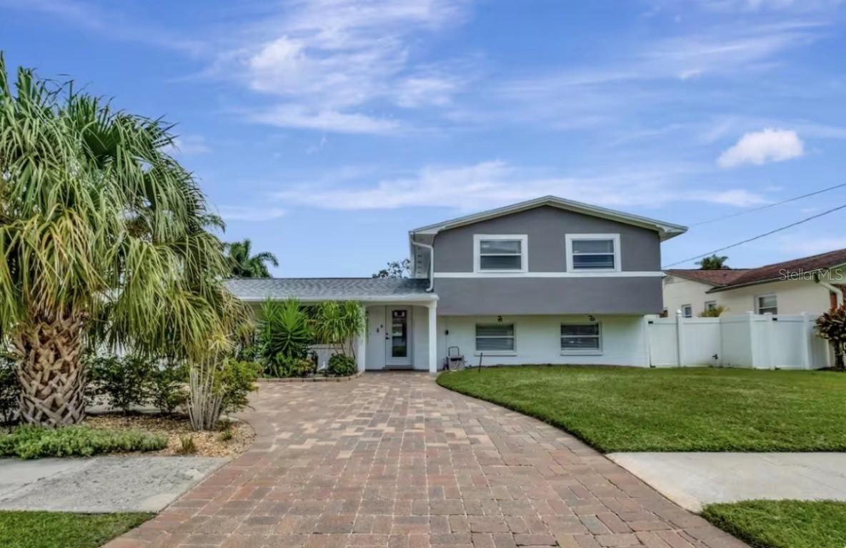 8327 Archwood Cir., Tampa, FL 33615