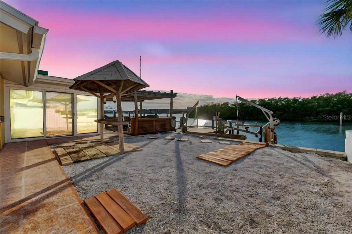 1421 Sea Gull Dr., St Petersburg, FL 33707