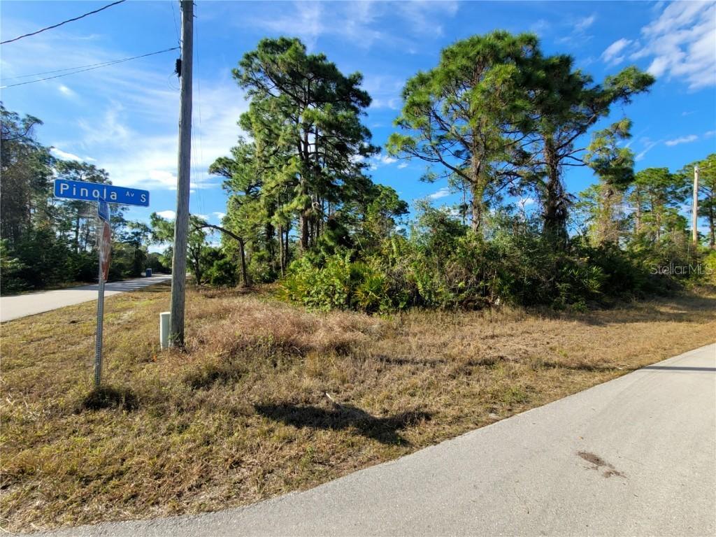 236 Pinola Ave., Lehigh Acres, FL 33974