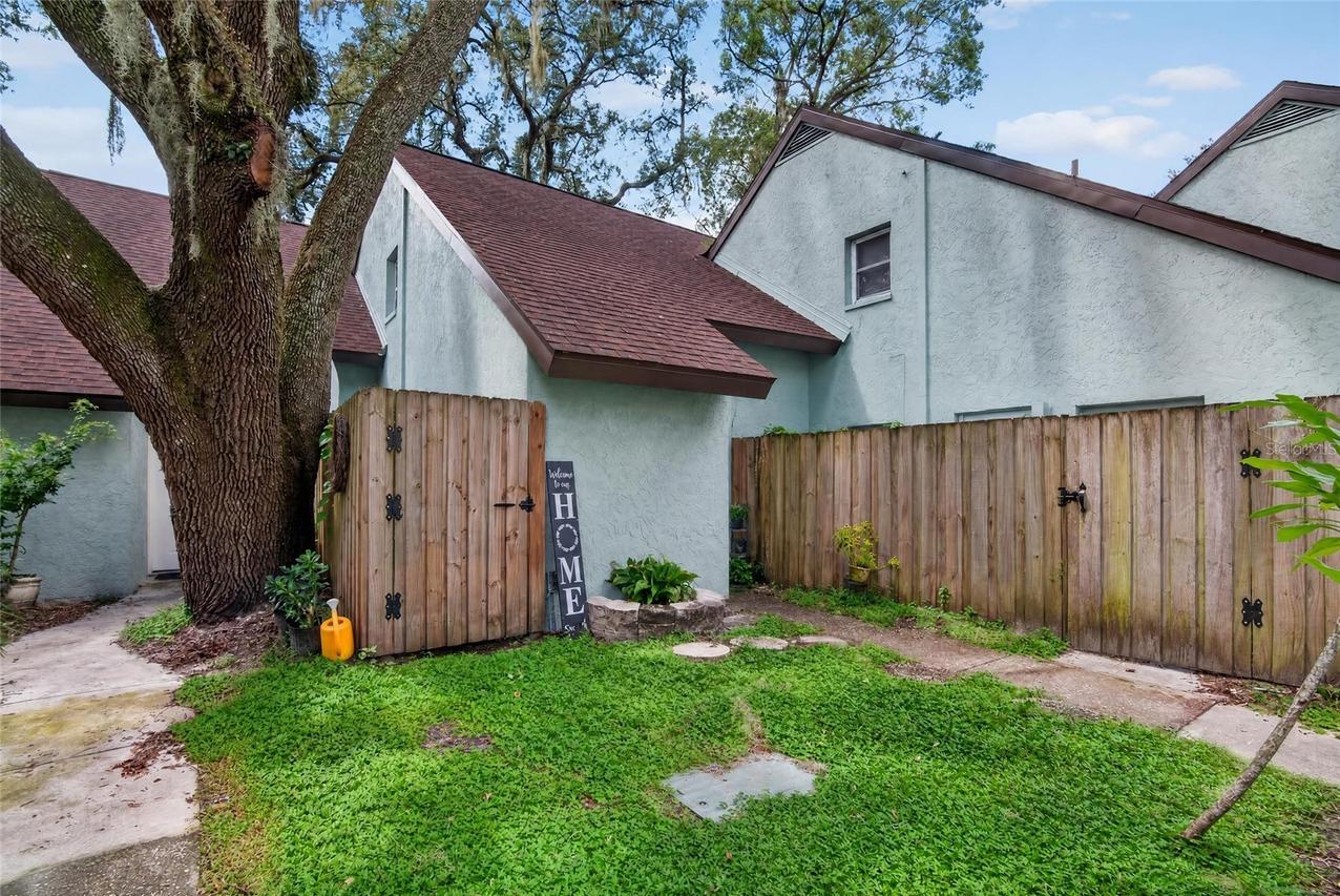 5601 Ashley Oaks Dr. #6, Tampa, FL 33617