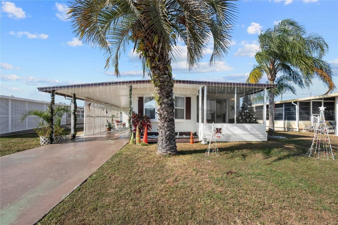 5239 Mary St., Zephyrhills, FL 33542