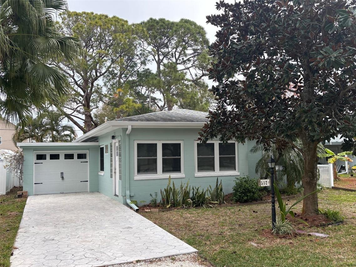 512 Tennessee Ave., Crystal Beach, FL 34681