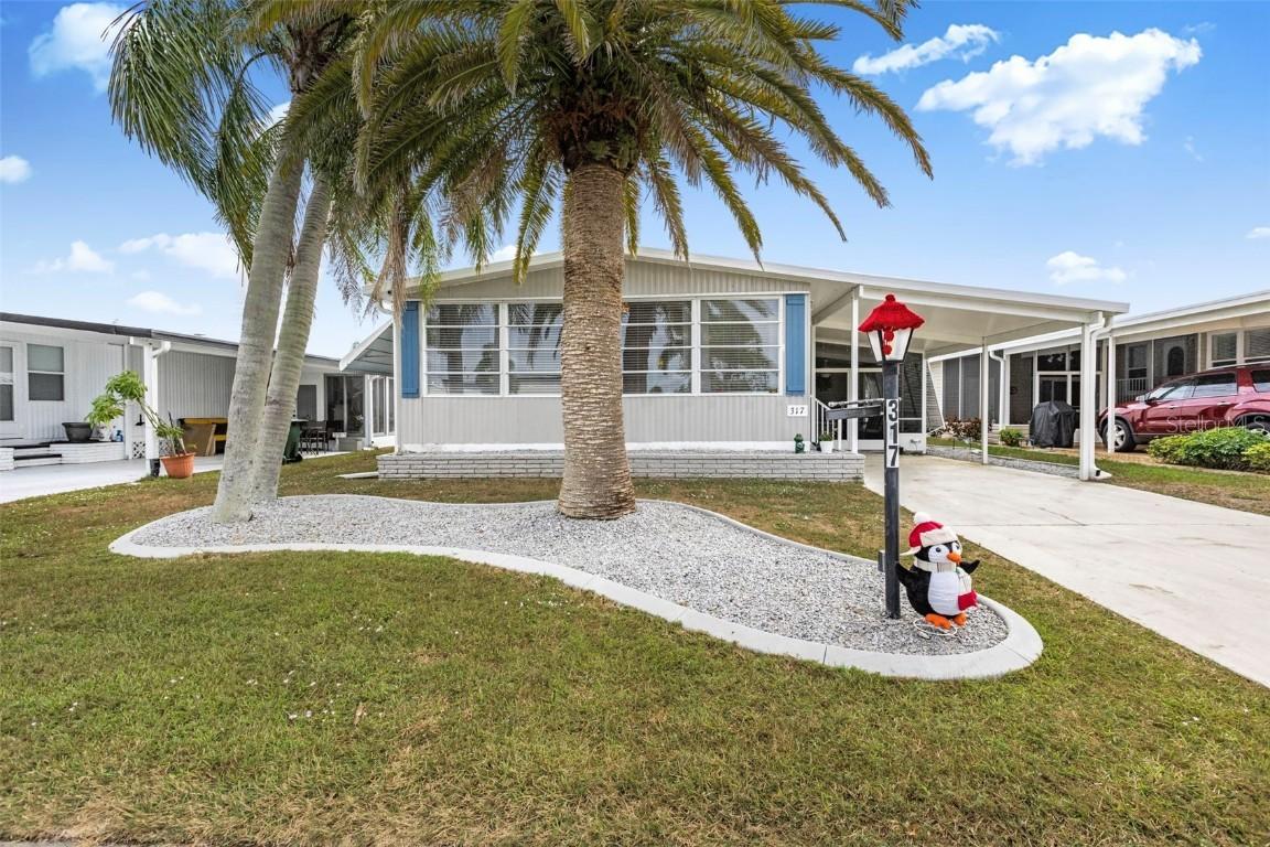 317 Estrada, North Port, FL 34287
