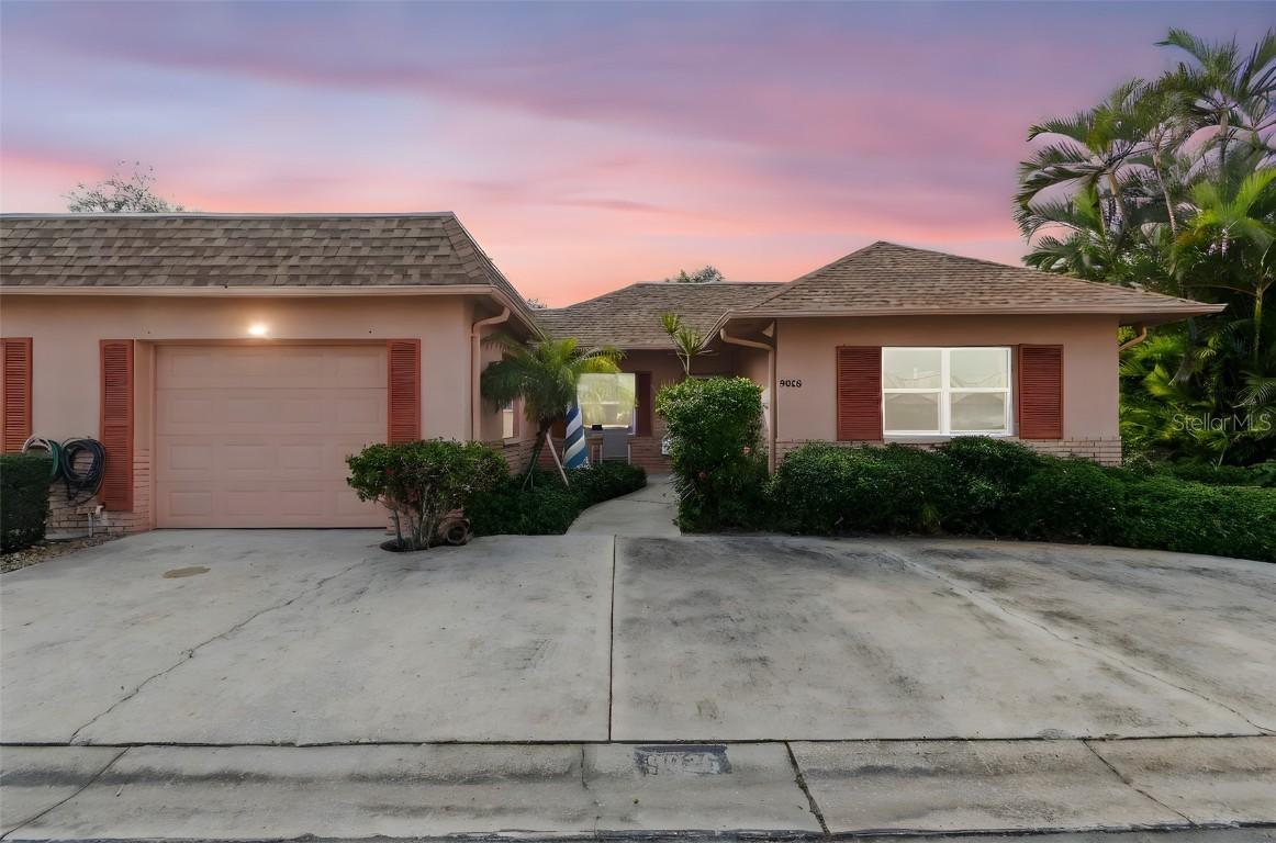 9026 Golden Horseshoe Dr., Seminole, FL 33777