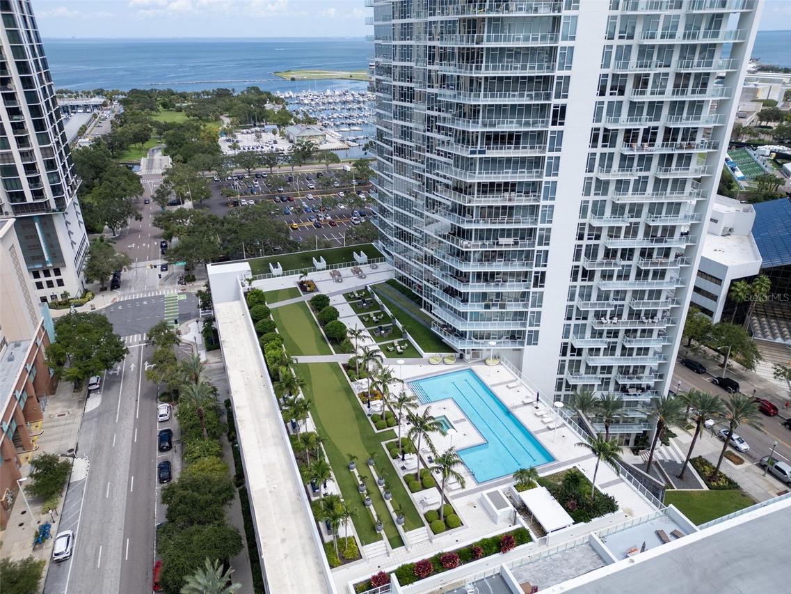 175 1st St. #905, St Petersburg, FL 33701