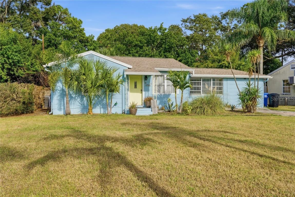 1249 Essex Dr., St Petersburg, FL 33710