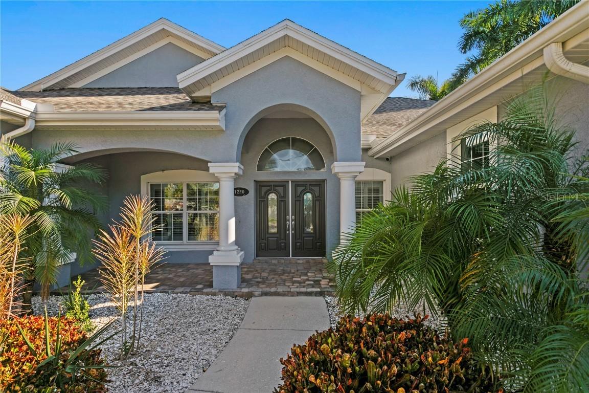 1220 Royal Palm Dr., Gulfport, FL 33707