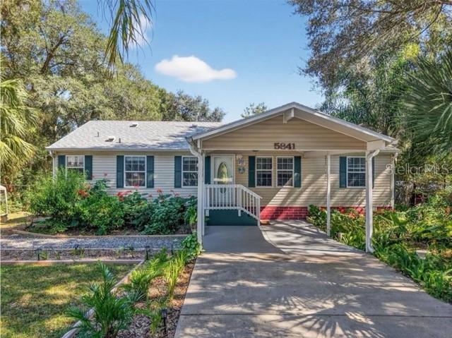 5841 SE 164th Ave., Ocklawaha, FL 32179