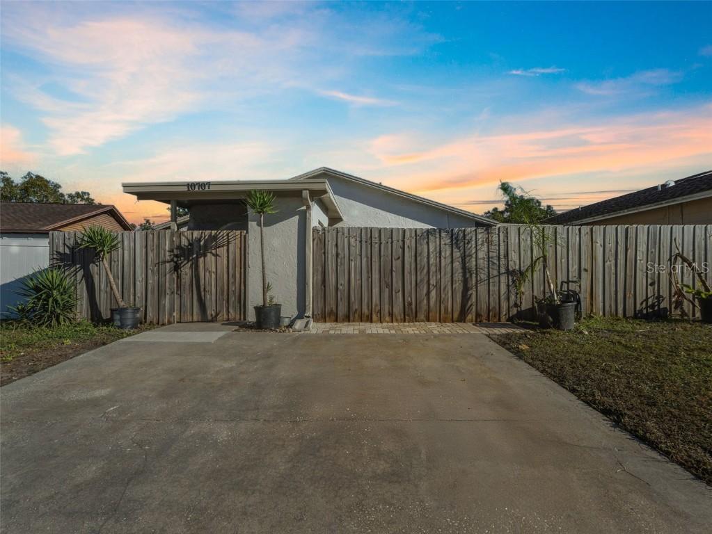 10707 Crowngate Ln., Tampa, FL 33624