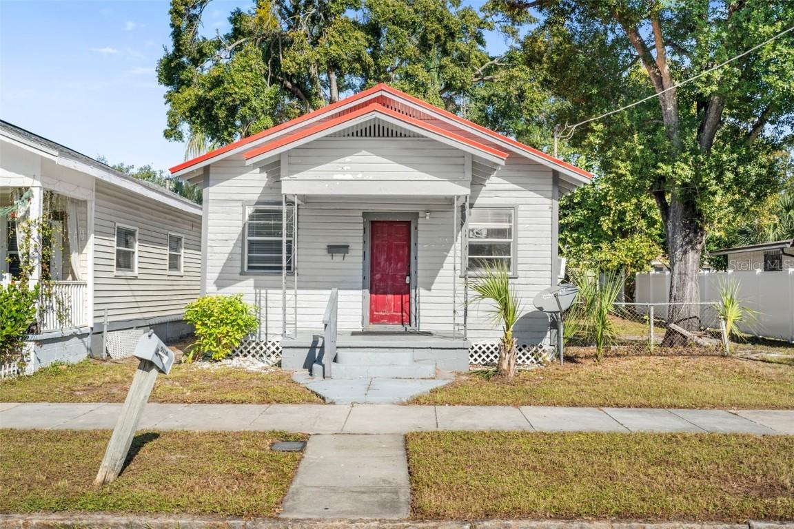 2119 W Chestnut St., Tampa, FL 33607