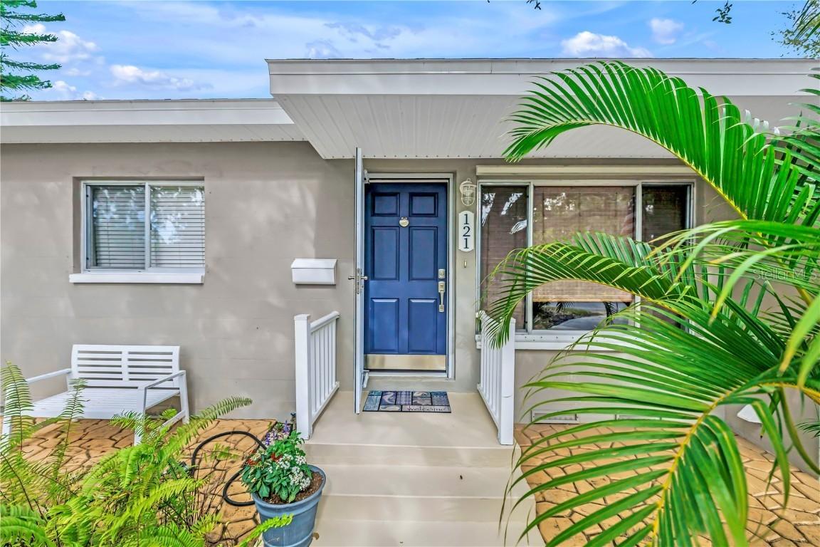 121 43rd Ave., St Petersburg, FL 33703