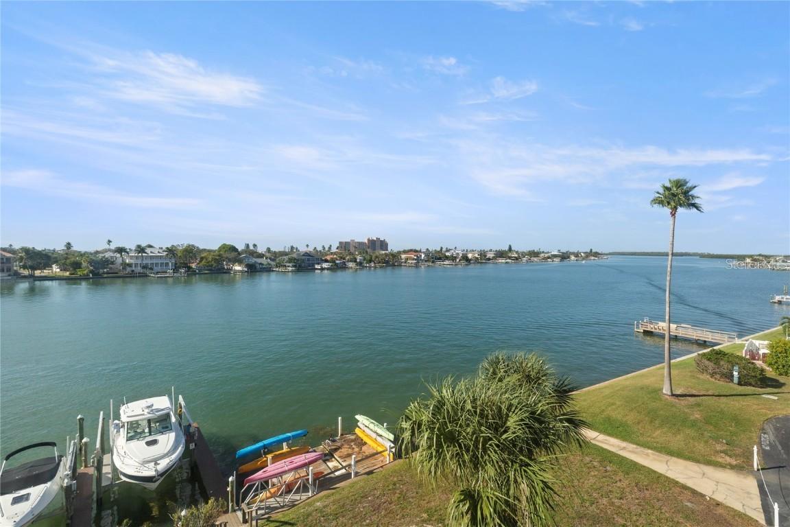 736 Island Way #406, Clearwater, FL 33767