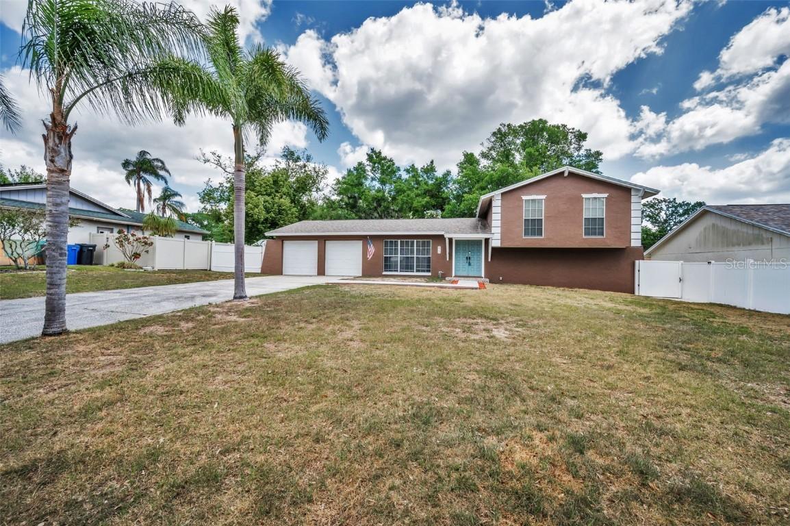 613 Valley Hill Dr., Brandon, FL 33510