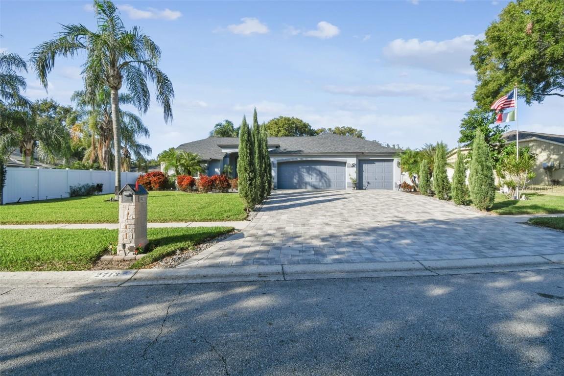 2713 Crestfield Dr., Valrico, FL 33596