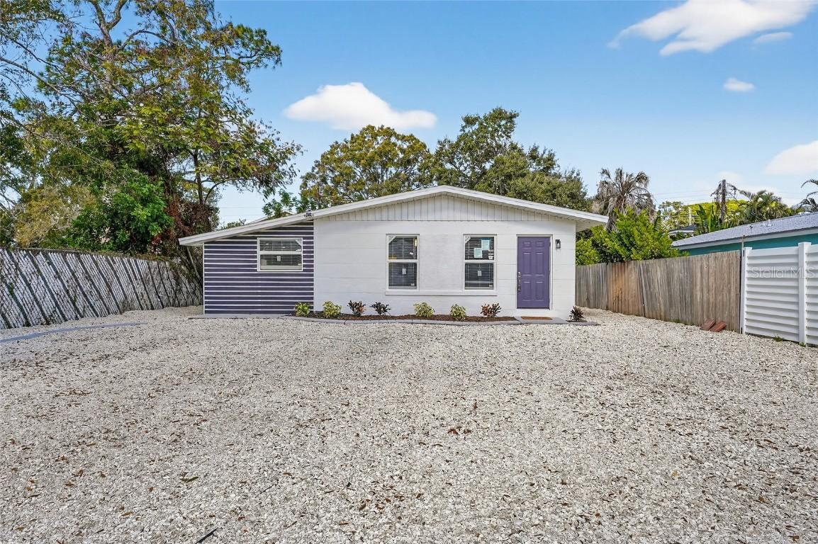 2547 Loma Linda St., Sarasota, FL 34239