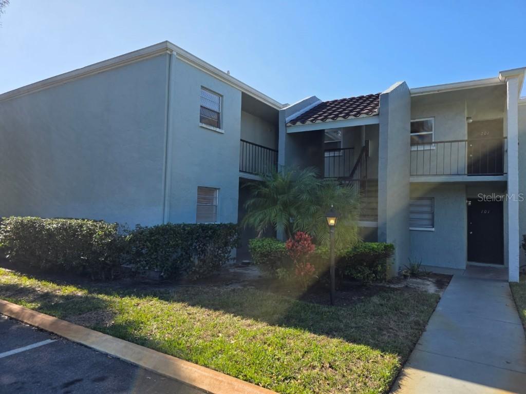 2860 Somerset Park Dr. #103, Tampa, FL 33613