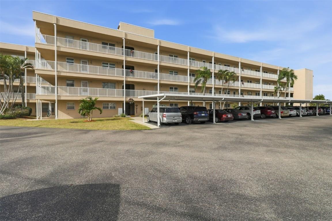 9950 62nd Ter. #415, St Petersburg, FL 33708