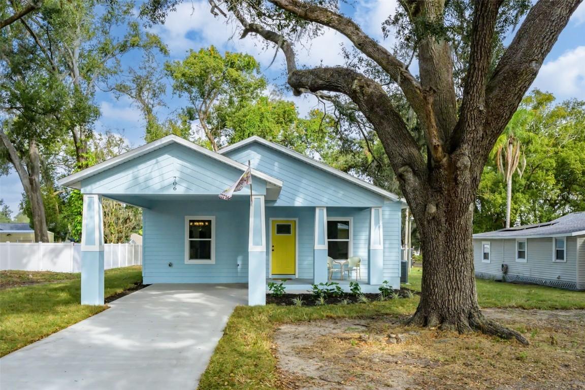 706 Avenue E, Plant City, FL 33563
