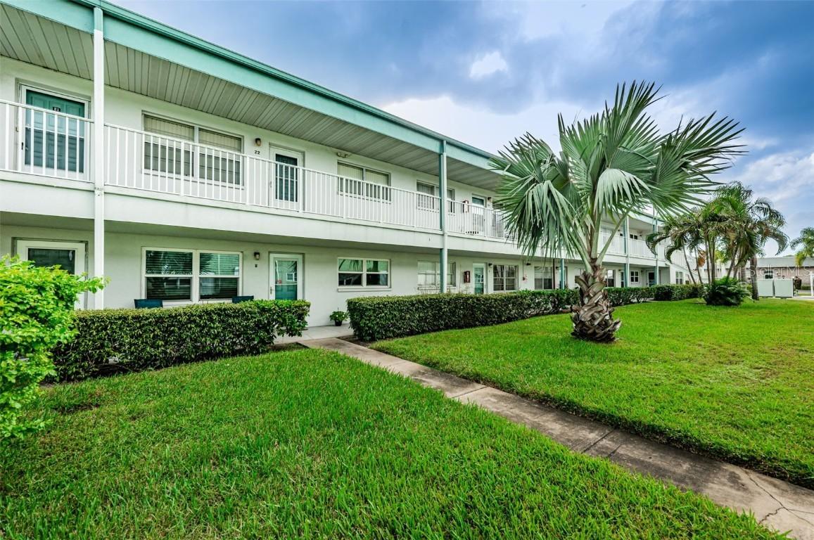 5267 81st St. #8, St Petersburg, FL 33709