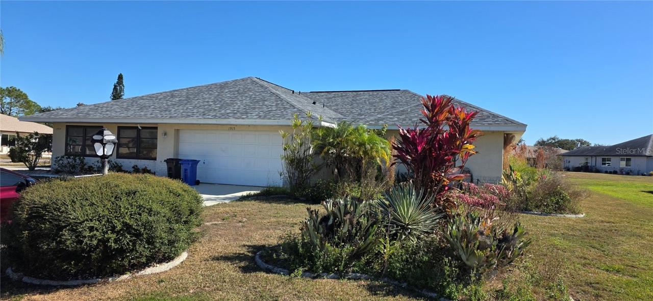 1915 W Del Webb Blvd., Sun City Center, FL 33573