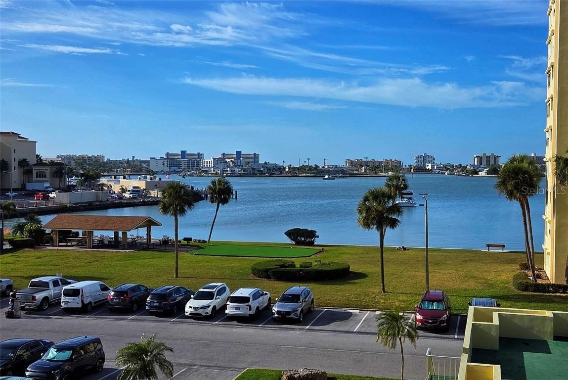 4550 Cove Cir. #406, St Petersburg, FL 33708