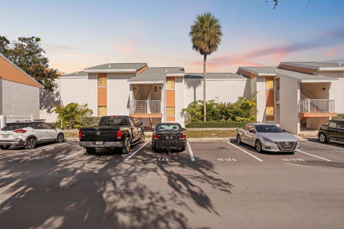 511 99th Ave. #102, St Petersburg, FL 33702