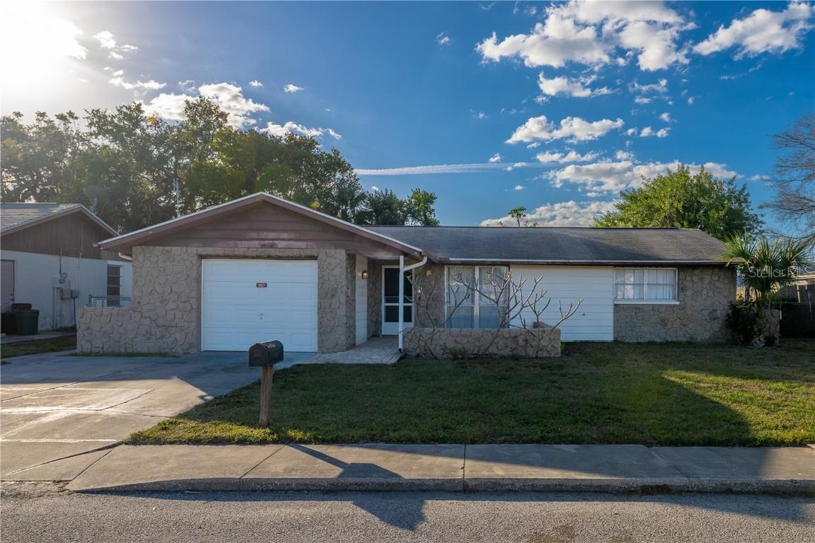 9821 El Camino Real Ave., Port Richey, FL 34668