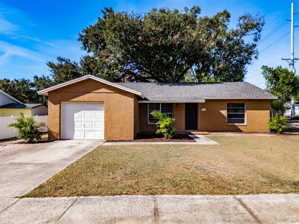 2401 Devonwoode Pl., Seffner, FL 33584