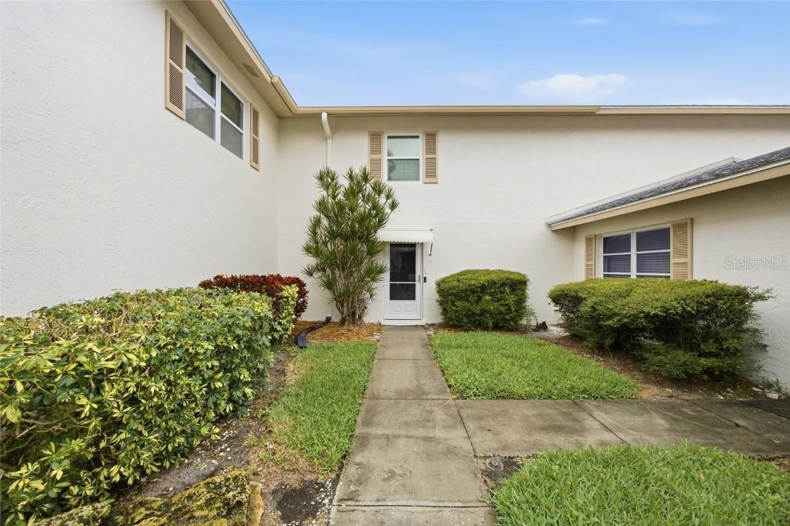 3244 38th Way #B, St Petersburg, FL 33711