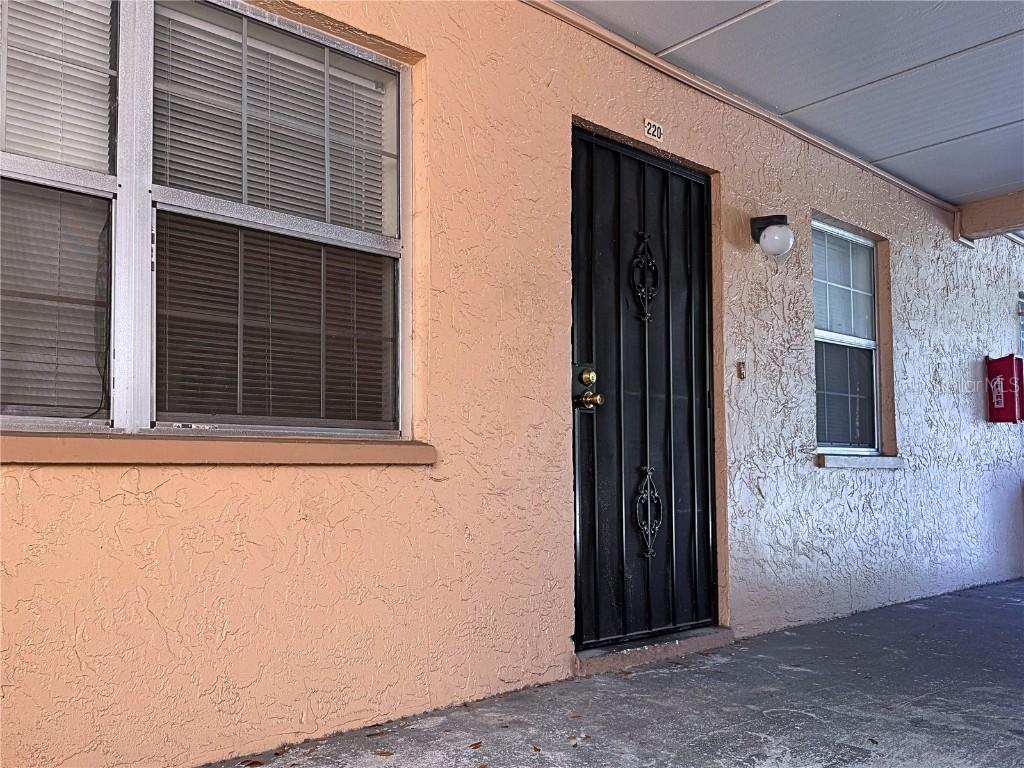 4718 Joseph Ct. #220, Tampa, FL 33614