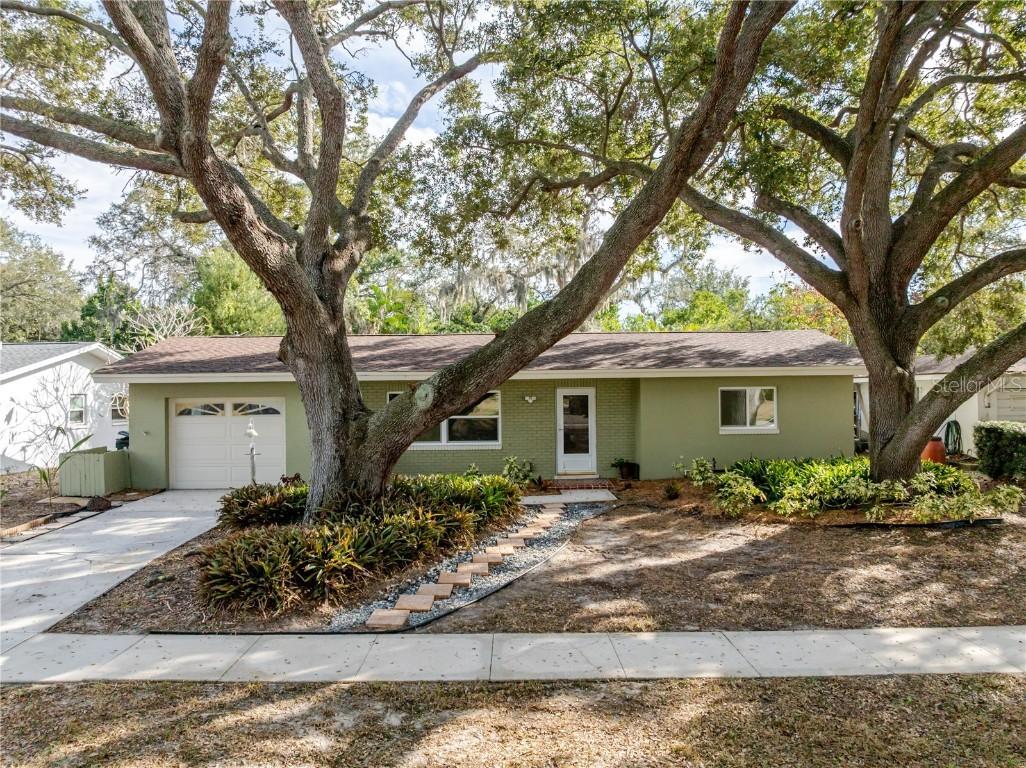 1721 Woodridge Dr., Clearwater, FL 33756