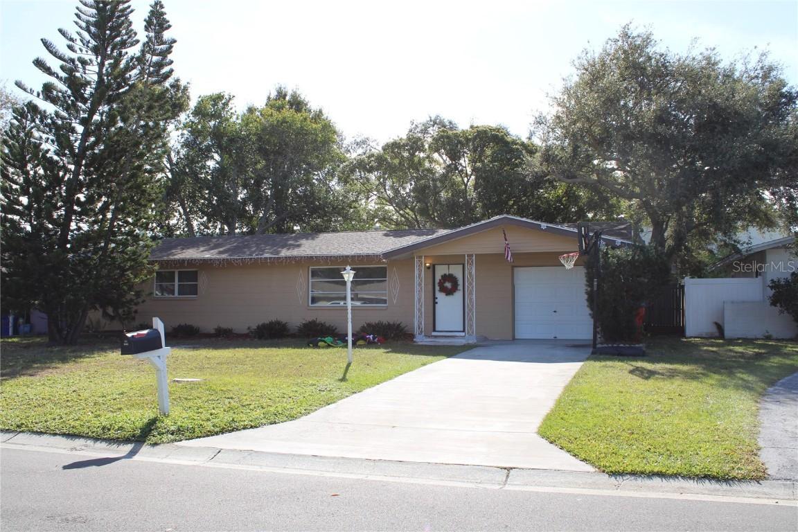 11364 79th Ave., Seminole, FL 33772