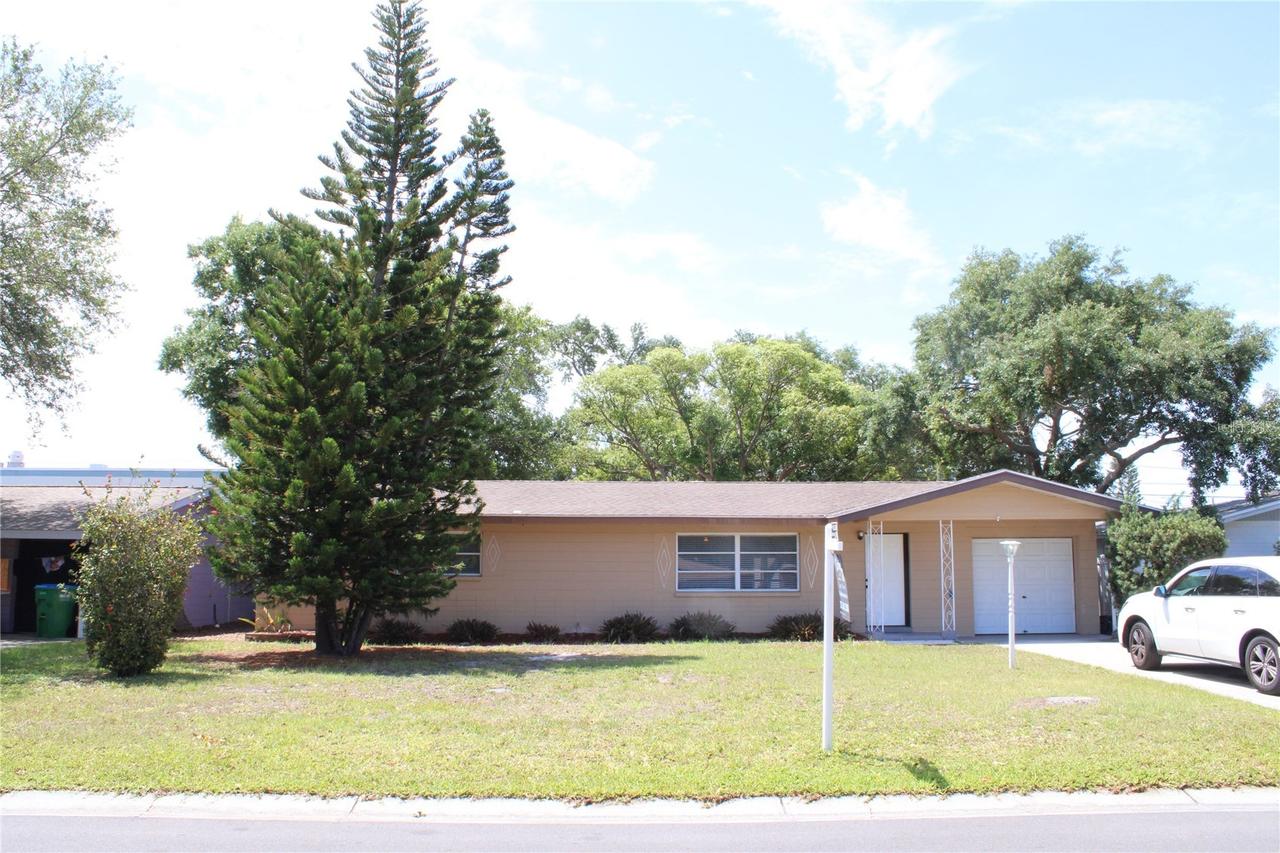 11364 79th Ave., Seminole, FL 33772
