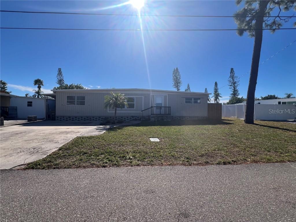 209 Lark Dr., Largo, FL 33778