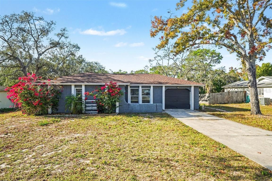 1447 Kenlake Ave., Spring Hill, FL 34606