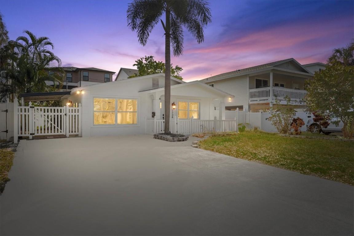 1734 Maryland Ave., St Petersburg, FL 33703