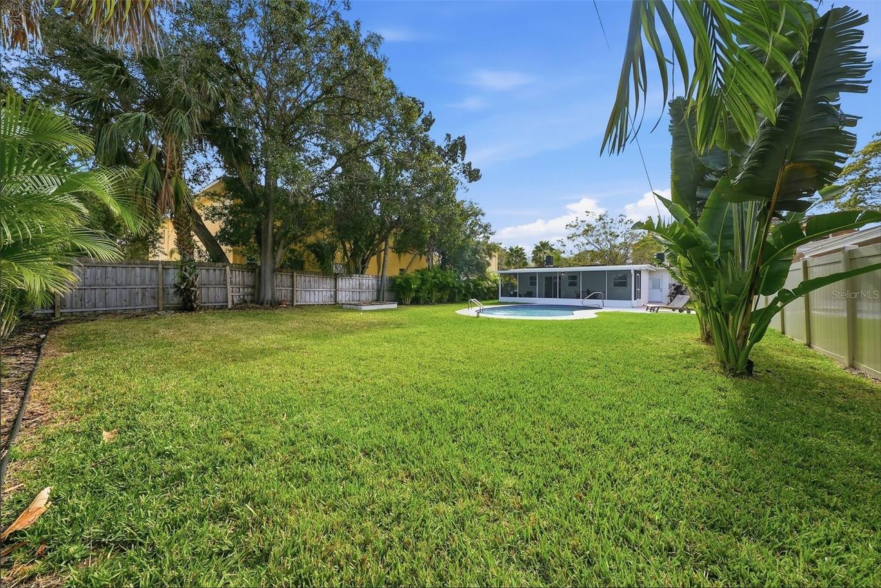 7033 Hibiscus Ave., South Pasadena, FL 33707