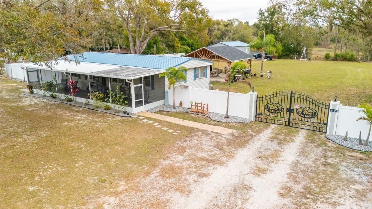 4405 Loma Vista Dr., Valrico, FL 33596